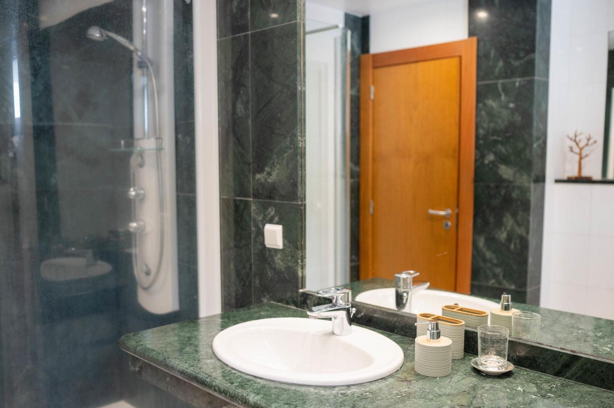 Madeira Precious Penthouse Apartment ฟุงชาล ภายนอก รูปภาพ